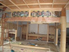 建築技術(お寺の施工途中の内部)