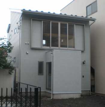 木造注文住宅例 コンクリートの打ちっぱなし風のサイディング