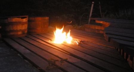 ファイヤープレイスで寛ぐ